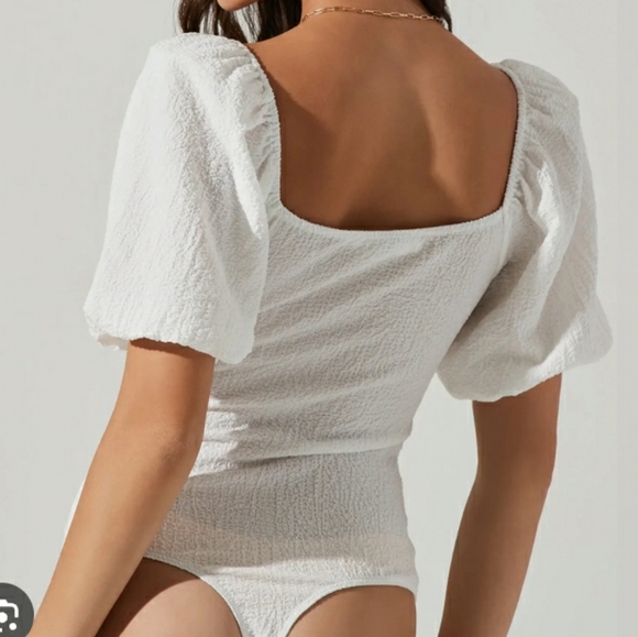 ASTR the label puff sleeve bodysuit - Picture 2 of 4